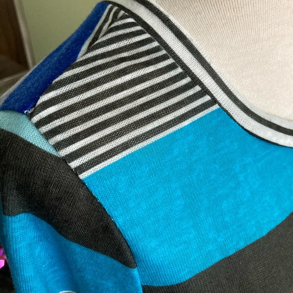 Sweater - Picture 6 of 9